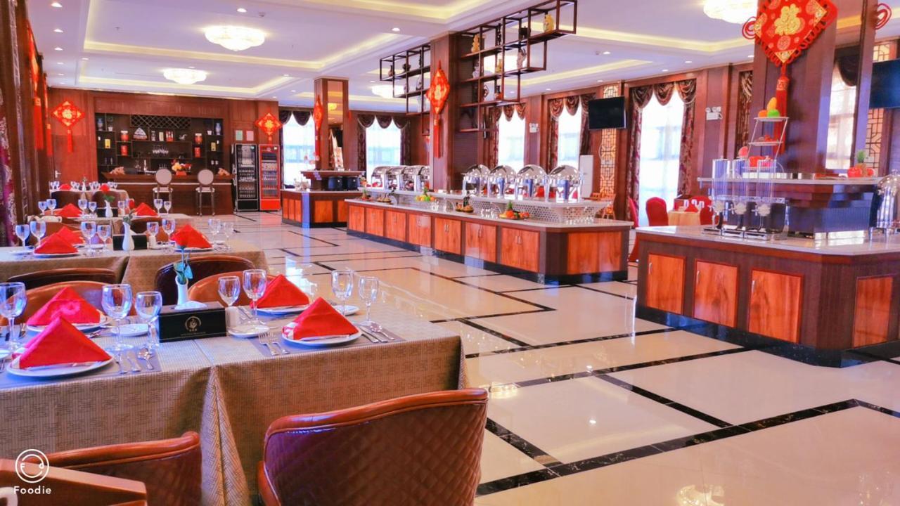 Golden Peacock Hotel 블랜타이어 외부 사진