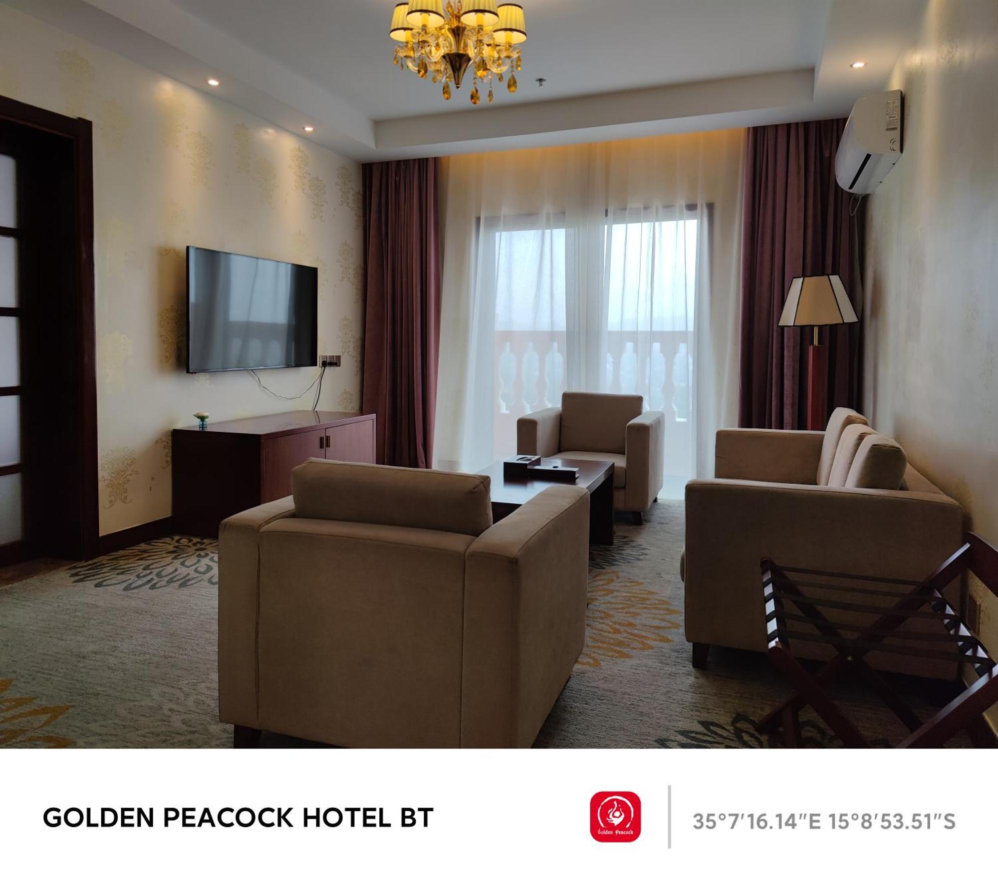 Golden Peacock Hotel 블랜타이어 외부 사진